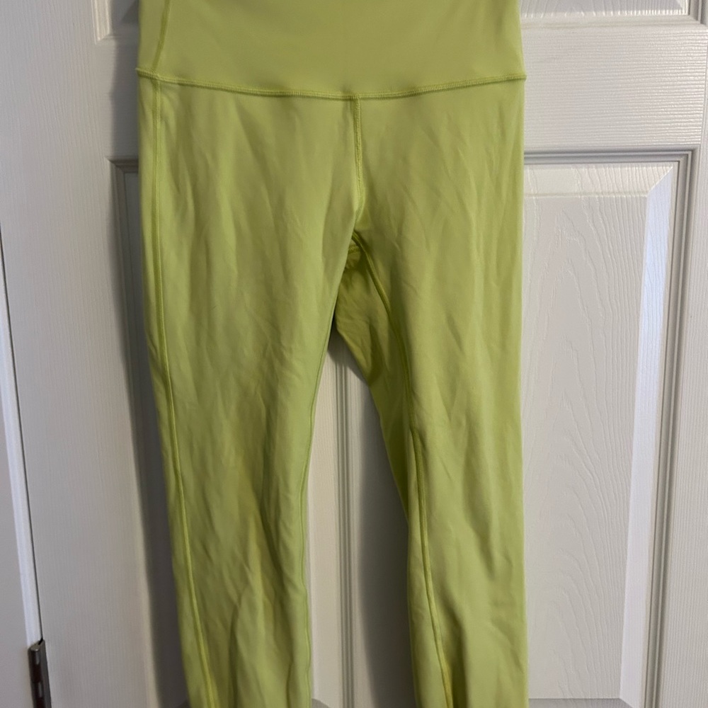 Lululemon wunder unders size 6